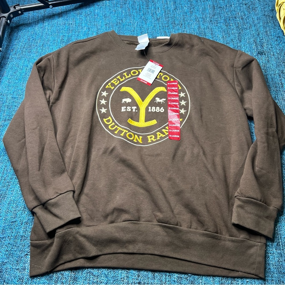 2023 Yellowstone Dutton Ranch Embroidered Crewneck Sweatshirt Size XL Adult NWT